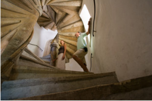 Double-spiral-staircase